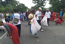 Tim Penyapu Menjadi Suksesnya Jalan Sehat dari Sampah Berserakan
