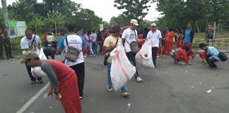 Tim Penyapu Menjadi Suksesnya Jalan Sehat dari Sampah Berserakan
