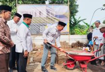 Bupati Kudus Lakukan Simbolis Pengecoran Fondasi Pertama Masjid Al-Muttaqin Peganjaran
