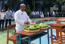 SMK Muhammadiyah Ponpes Jekulo Gelar Potong Tumpeng Peringati Hari Guru Nasional 2025