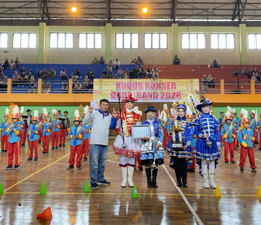 Harmoni “Bahana Surya Jenggala” Hantar MI Muhammadiyah 1 Kudus Raih Juara 2 di Kudus Konser Drumband 2026