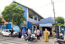 Program BAJAKAH MI Muhammadiyah 1 Kudus Bersama Lazismu Kudus Berbagi Takjil Berkah di Bulan Ramadan