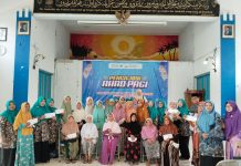 Hangatkan Ramadhan, PDA MKS Kudus Salurkan Kado Ramadhan untuk Lansia Dhuafa