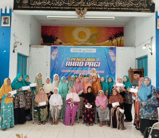 Hangatkan Ramadhan, PDA MKS Kudus Salurkan Kado Ramadhan untuk Lansia Dhuafa