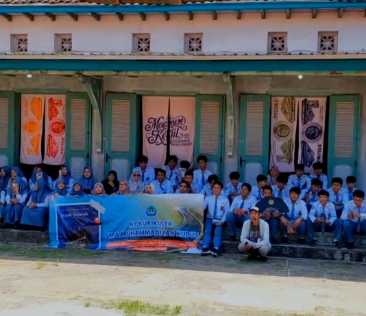 Dari Kauman ke Langgar Bubrah, Siswa SMA Muhammadiyah Kudus, Jelajahi Jejak Kudus Tua