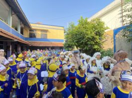 Pawai Ta’aruf MATAMUDA MI Muhammadiyah Satu Kudus Semarak, 279 Siswa Tampilkan Kreativitas dan Semangat Berkemajuan