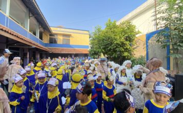 Pawai Ta’aruf MATAMUDA MI Muhammadiyah Satu Kudus Semarak, 279 Siswa Tampilkan Kreativitas dan Semangat Berkemajuan