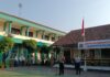 Upacara Perdana SMP Muhammadiyah 2 Kudus: Awali Tahun Ajaran Baru dengan Semangat Disiplin, Etika, dan Bijak Bermedia Sosial