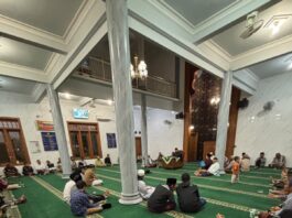 Semangat Subuh, Semangat Berbagi: Gerakan Subuh Berjamaah Baitussalam Bae Himpun Rp2,854 Juta untuk Korban Gempa NTT