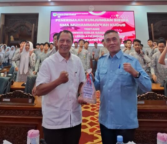 178 Siswa SMA Muhammadiyah Kudus Kunjungi DPRD, Belajar Langsung tentang Pemerintahan