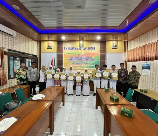 Sembilan Siswa Siap Berlaga di Final OSMJT-5, Kontingen Kudus Resmi Dilepas