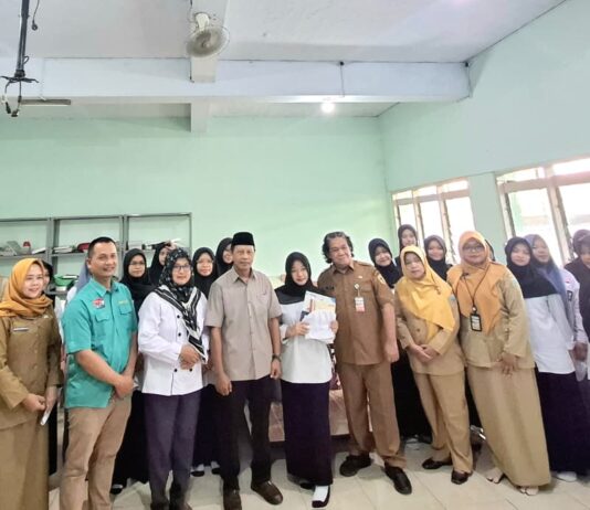 Perkuat Kompetensi Siswa, SMA Muhammadiyah Kudus dan UPTD BLK Gelar Pelatihan Pengolahan Ikan